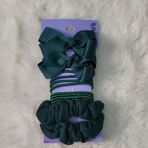 💚 Claire's Green Hair Accessories Collection